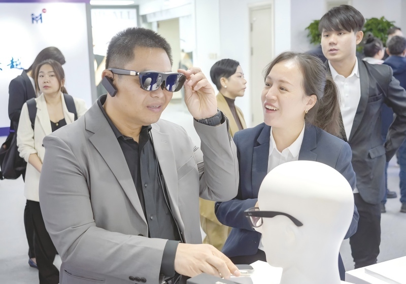 國際嘉賓南寧行 智能眼鏡探創新，山水綠城賞生態